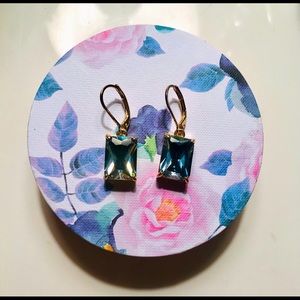 Sparkling earrings, both lite weight & elegant!